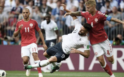 منتخب الدنمارك يرافق منتخب فرنسا إلى دور الـ16 بعد مباراة غريبة